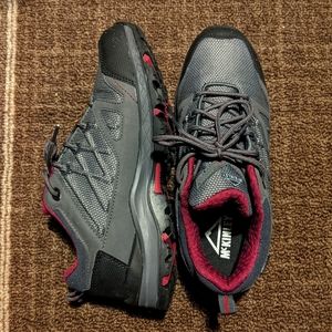 Women's waterproof outdoor shoes